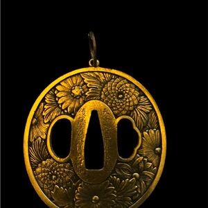 Vintage Alva Museum Asian Japanese Kanji Tsuba Katana Sword Ornate Pendant